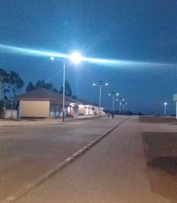 成都市非洲科特迪瓦太阳能路灯工程